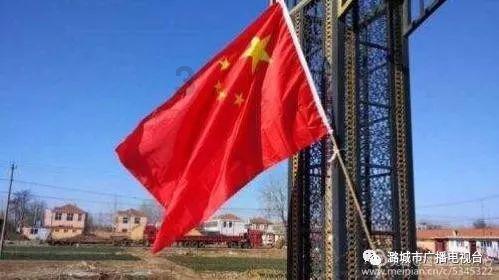 温州雁荡山景区未完工悬崖栈道成驴友打卡地，景区：未开放区域，有人偷偷上去